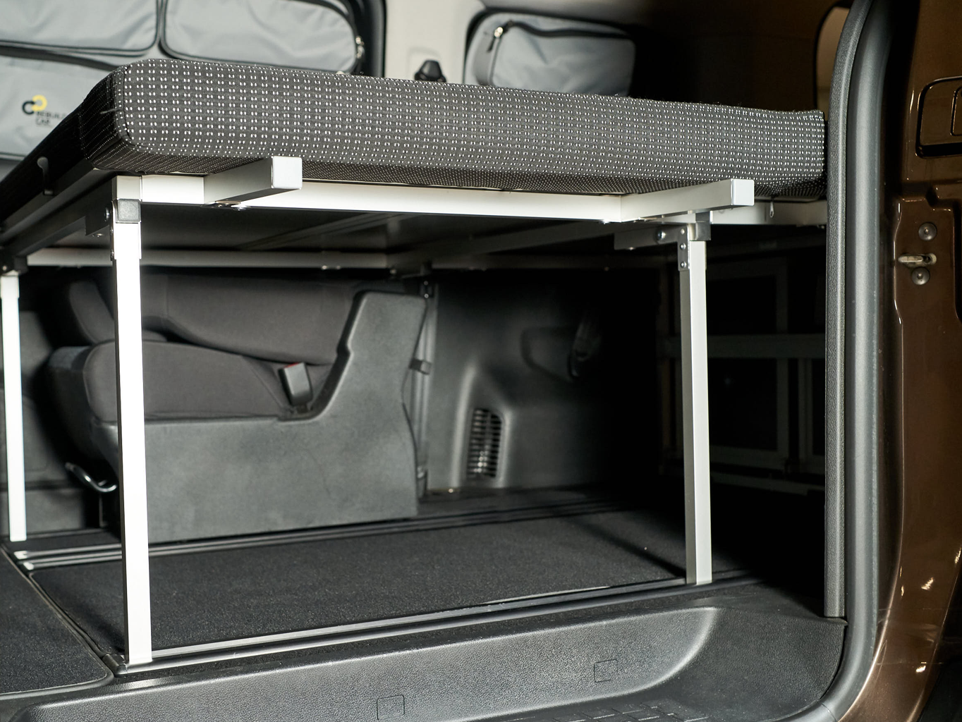 Prostor pod posteli_p2